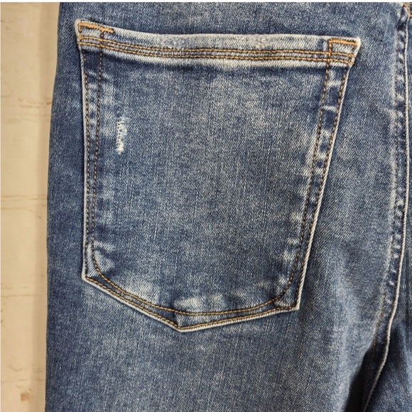 Good American Always Fits Skinny Jeans - Picture 7 of 12